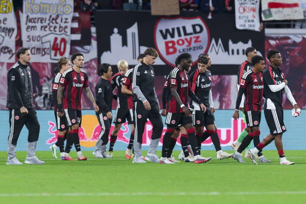 The Eintracht Frankfurt players head into the locker room disappointed during the Bundesliga match between RB Leipzig and Eintracht Frankfurt, Red Bull Arena on October 10, 2026, in Leipzig, Germany. Photo by Marco Steinbrenner, DeFodi Images. The Eintracht Frankfurt players head into the locker room disappointed during the Bundesliga match between RB Leipzig and Eintracht Frankfurt at Red Bull Arena on October 10, 2026 in Leipzig, Germany. Photo by Marco Steinbrenner, DeFodi Images. DFB and DFL regulations prohibit any use of photographs as image sequences and or quasi-video. Photo by Marco Steinbrenner, DeFodi Images.