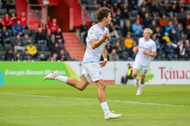 Lovis Bierschenk, SV Waldhof Mannheim, 7, scorer of the 1-1 goal, goal and goal celebration, gestures, joy, emotions; Soccer 3rd Division, Matchday 8, SG Sonnenhof Großaspach vs. SV Waldhof Mannheim on October 10, 2026, at the WIRmachenDRUCK Arena in Aspach Großaspach, Germany; Aspach Großaspach, WIRmachenDRUCK Arena, Germany Copyright: xFranzxReindelx