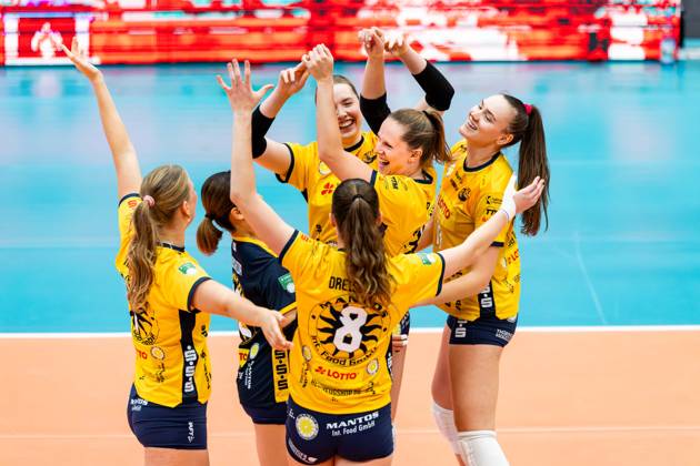 October 10, 2026, GER, Volleyball, Dekra 1st Division, Women, 2026–2027 Season, Regular Season, VfB Suhl Lotto Thuringia Skurios Volleys Borken Lara Nagels VfB Suhl Lotto Thuringia celebrates with their team after a 3–0 home win against Skurios Volleys Borken 98527 Suhl Wolfsgrube Sports Hall Thuringia Germany