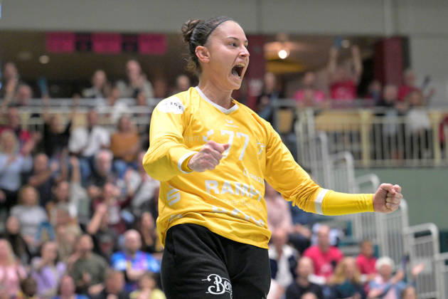 Sara Suba of TusSies Metzingen, No. 77, celebrates in goal after making a save. TusSies Metzingen vs. SCM Ramnicu Valcea, Handball, EHF, Europa League Qualification Second Leg, 2026–2027 Season, October 10, 2026, TusSies Metzingen vs. SCM Ramnicu Valcea, Handball, EHF, Europa League Qualification Second Leg, 2026–2027 Season, October 10, 2026, Metzingen Copyright: xEibner-Pressefotox EP_TBR