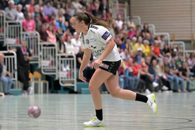 Inger Smits SCM Ramnicu Valcea, 10 on the ball TusSies Metzingen vs. SCM Ramnicu Valcea, Handball, EHF, Europa League Qualification Second Leg, 2026–2027 Season, October 10, 2026, TusSies Metzingen vs. SCM Ramnicu Valcea, Handball, EHF, Europa League Qualification Second Leg, 2026–2027 Season, October 10, 2026, Metzingen Copyright: xEibner-Pressefotox EP_TBR