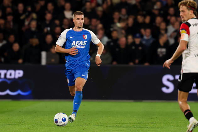 2026-10-10 Feyenoord v AZ Alkmaar - Dutch Eredivisie ROTTERDAM, NETHERLANDS - OCTOBER 10: Wouter Goes of AZ Alkmaar runs with the ball during the Dutch Eredivisie match between Feyenoord and AZ Alkmaar at Stadion Feijenoord on October 10, 2026 in Rotterdam, Netherlands. Rotterdam Stadion Feijenoord Netherlands Content not available for redistribution in The Netherlands directly or indirectly through any third parties. Copyright: xHansxvanxderxValkx