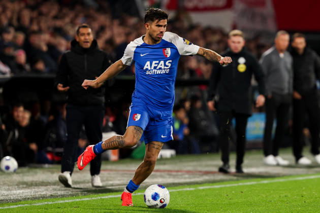 2026-10-10 Feyenoord v AZ Alkmaar - Dutch Eredivisie ROTTERDAM, NETHERLANDS - OCTOBER 10: Denso Kasius of AZ Alkmaar in action during the Dutch Eredivisie match between Feyenoord and AZ Alkmaar at Stadion Feijenoord on October 10, 2026 in Rotterdam, Netherlands. Rotterdam Stadion Feijenoord Netherlands Content not available for redistribution in The Netherlands directly or indirectly through any third parties. Copyright: xHansxvanxderxValkx