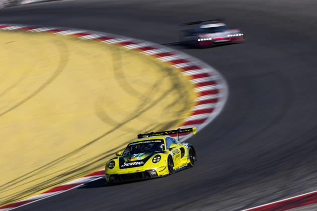 AUTO - ELMS - 4 HOURS OF PORTIMAO 2026 77 BERRY Martin (sgp), VAN EIJNDHOVEN Huub (ned), KING Harry (gbr), Proton Competition, Porsche 911 GT3 R LMGT3, LMGT3, action during the 4 Hours of Portimao 2026, 6th round of the 2026 European Le Mans Series on the Autodromo Internacional do Algarve from October 8 to 10, 2026 in Portimao, Portugal - Copyright: xJoaoxFilipex