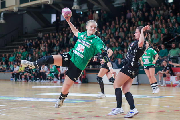 October 10, 2026, Reinickendorfer Füchse Women vs. SG Nürtingen Zizishausen, Matchday 5, 2nd Bundesliga, HBF, Handball, Sömmeringhalle; Jonna Schaube of the Reinickendorfer Füchse Women, No. 34, takes a shot on goal in Berlin, Berlin, Germany