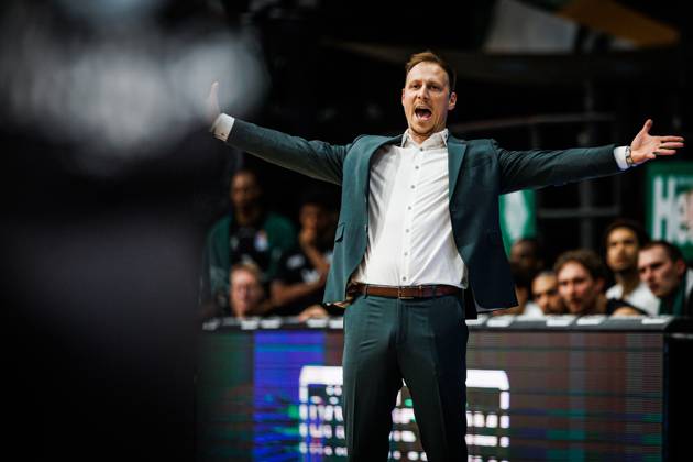 Jacques Schneider, head coach of the Gladiators Trier, on the sidelines; emotions; gestures; body language; facial expressions; cutout image: Vet Concept Gladiators Trier vs. Alba Berlin, basketball, easyCredit BBL, Matchday 5, 2026–2027 season, October 10, 2026, Vet Concept Gladiators Trier vs. Alba Berlin, basketball, easyCredit BBL, Matchday 5, 2026–2027 season, October 10, 2026 Copyright: xEibnerxPressefotox EP_ANS