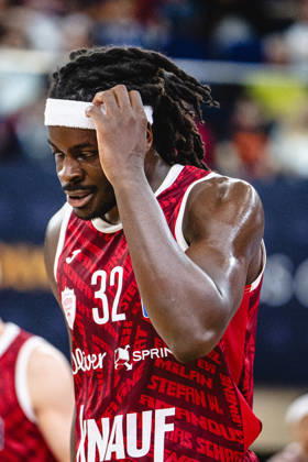 Rostock, Germany, October 10, 2026; easyCredit BBL 2026–2027, Matchday 5: Rostock Seawolves vs. Fitness First Würzburg Baskets. Pictured: Charles Thompson of the Fitness First Würzburg Baskets, looking dissatisfied on the court. Copyright: xFotostandx xVoelkerx