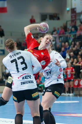 Zoe Stens (Zwickau), 73, Viktoria Marksteiner (Halle), 10, Victoria Hasselbusch (Zwickau), 31, SV Union Halle Neustadt vs. BSV Sachsen Zwickau, Women s Handball Bundesliga, Bundesliga 1, Matchday 5, 2026–27 Season, October 10, 2026, Halle, SWH Arena, Saxony-Anhalt, Germany