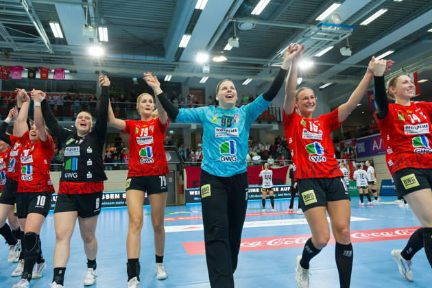 Wildcats celebrate after a 33–25 home win, SV Union Halle Neustadt vs. BSV Sachsen Zwickau, Women s Handball Bundesliga, 1st Bundesliga, Matchday 5 of the 2026–27 season, October 10, 2026, Halle SWH Arena, Saxony-Anhalt, Germany