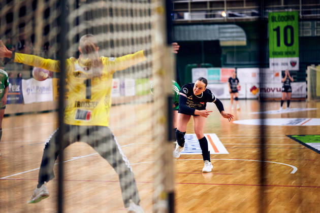 DANIQUE TROOSTER, Fuechse Berlin, 01; Maxime Luber, SG Nuertingen Zizishausen, 22; GER, Women s Handball Bundesliga 2, Fuechse Berlin vs. SG Nuertingen Zizishausen, 2026–27 season, Matchday 5, October 10, 2026 GER, Women’s Handball Bundesliga 2, Fuechse Berlin vs. SG Nuertingen Zizishausen, 2026–27 season, Matchday 5, October 10, 2026 Berlin Copyright: xClaudiusxRauch,xEibner-Pressefotox xClaudiusxRauchx EP_CRH
