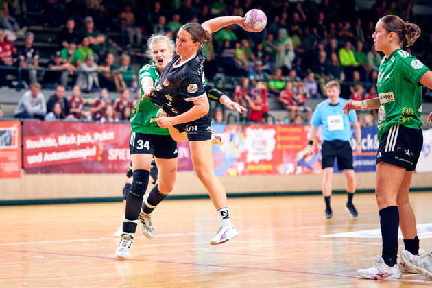 JONNA SCHAUBE, Fuechse Berlin, 34; Lisa Fuchs, SG Nürtingen Zizishausen, 24; GER, Women s Handball Bundesliga 2, Fuechse Berlin vs. SG Nürtingen Zizishausen, 2026–27 season, Matchday 5, October 10, 2026, GER, Women’s Handball Bundesliga 2, Fuechse Berlin vs. SG Nuertingen Zizishausen, 2026–27 season, Matchday 5, October 10, 2026, Berlin Copyright: xClaudiusxRauch,xEibner-Pressefotox xClaudiusxRauchx EP_CRH