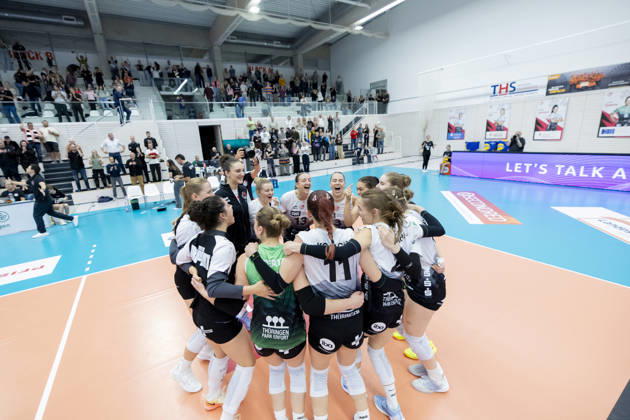 DEKRA Women s Bundesliga 1: Schwarz Weiss Erfurt vs. Rote Raben Vilsbiburg, Erfurt, October 10, 2026, Cheers, Schwarz Weiss Erfurt DEKRA Women’s Bundesliga 1 Schwarz Weiss Erfurt vs. Rote Raben Vilsbiburg Riethsporthalle, Erfurt, October 10, 2026 Copyright: xBEAUTIFULxSPORTS Duehringx