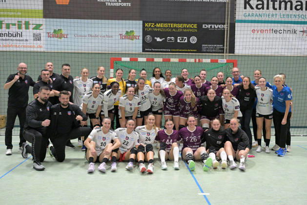 Group photo after the game between TusSies Metzingen and SCM Ramnicu Valcea. TusSies Metzingen vs. SCM Ramnicu Valcea, Handball, EHF, Europa League Qualification Second Leg, 2026–2027 Season, October 10, 2026, TusSies Metzingen vs. SCM Ramnicu Valcea, Handball, EHF, Europa League Qualification Second Leg, 2026–2027 Season, October 10, 2026, Metzingen Copyright: xEibner-Pressefotox EP_TBR