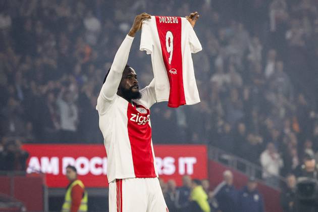 AMSTERDAM - Tolu Arokodare of Ajax celebrates his 1-0 with the shirt of the injured Kasper Dolberg during the Dutch Eredivisie match between AFC Ajax and NEC Nijmegen at the Johan Cruijff ArenA on October 10, 2026, in Amsterdam, the Netherlands. MAURICE VAN STEEN ANP Eredivisie 2026 27 xVIxANPxSportx xxANPxIVx 572057214 originalFilename: 572057214