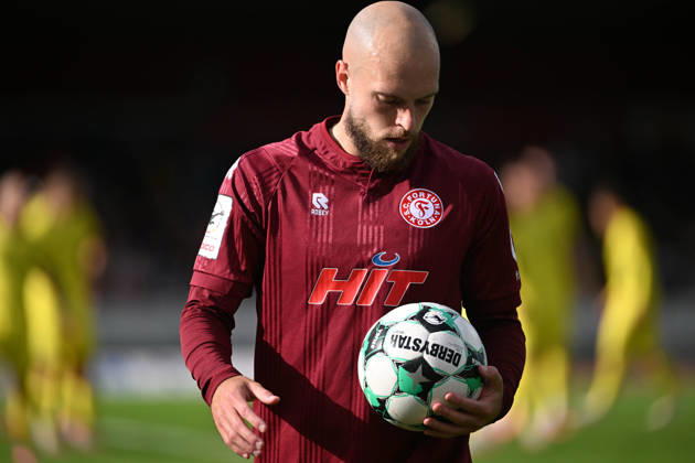 October 10, 2026, xophax, Soccer 3rd Division, Fortuna Cologne vs. Saarbrücken, Adrian Stanilewicz, Fortuna Cologne with the Derbystar Ball, Cologne
