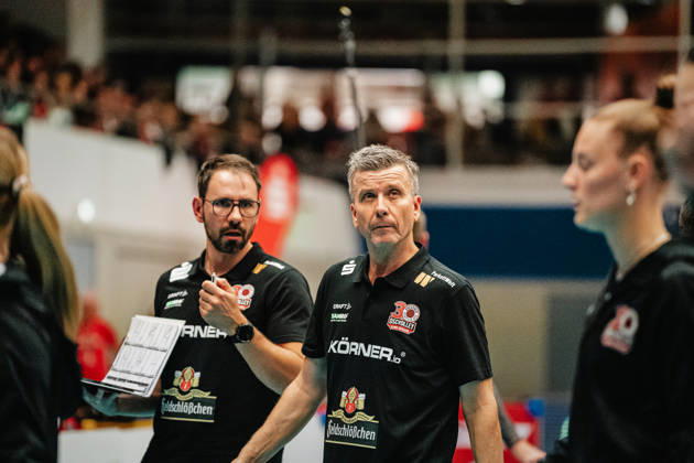 Pictured: Coach Alexander Waibl, Dresdner SC 10 10 2026, Dresdner SC Allianz MTV Stuttgart, DEKRA 1 Bundesliga Women, Volleyball, Germany, Dresden, Cyberport Arena Copyright: HMBxMedia xEtiennexSchlick