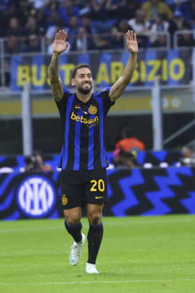 FC Internazionale v Parma Calcio - Serie A 2026 27 Hakan Calhanoglu celebrates a goal during the Serie A match between FC Internazionale and Parma Calcio at Giuseppe Meazza in Milano, Italy, on October 10, 2026. Milano Milano Italy Copyright: xMairoxCinquettix originalFilename:cinquetti-fcintern261010_npZnF