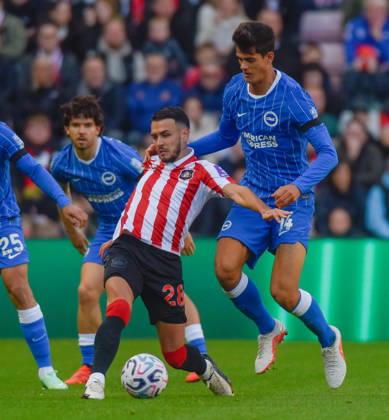 Sunderland v Brighton, Premier League, Football, Stadium Of Light, Sunderland UK - 10 Oct 2026 Enzo Le Fee of Sunderland Association Football Club battles with Chema Andres of Brighton & Hove Albion Football Club Sunderland Stadium Of Light Tyne and Wear UK, UK NEWSPAPERS OUT Copyright: xAdamxCookx
