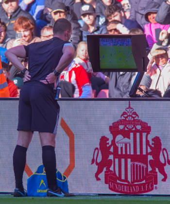 Sunderland v Brighton, Premier League, Football, Stadium Of Light, Sunderland UK - 10 Oct 2026 Referee Tom Bramall reviews VAR Sunderland Stadium Of Light Tyne and Wear UK, UK NEWSPAPERS OUT Copyright: xAdamxCookx