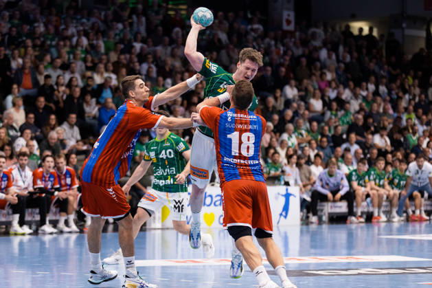 Oskar NEUDECK, FRISCH AUF Goeppingen, 02, scores a goal, play, shot on goal GER, FRISCH AUF Goeppingen vs. SG BBM Bietigheim, Handball, Bundesliga, OPEL HBL, Matchday 8, 2026–2027 season, October 10, 2026, GER, FRISCH AUF Goeppingen vs. SG BBM Bietigheim, Handball, Bundesliga, OPEL HBL, Matchday 8, 2026–2027 season, October 10, 2026, Goeppingen Copyright: xEibnerxPressefoto OliverxSchmidtx EP_OST