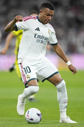 October 10, 2026, Madrid, Madrid, Spain: Kylian Mbappe of Real Madrid CF controls the ball during the Spanish League, LaLiga EA Sports, football match between Real Madrid and Villarreal CF at Bernabeu stadium on October 10, 2026, in Madrid, Spain. Real Madrid V Villarreal CF - LaLiga EA Sports  - ZUMAa181 20261010_zaa_a181_139 Copyright: xOscarxJ.xBarrosox