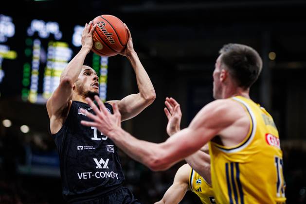 Jordan Roland of the Gladiators Trier goes head-to-head with Joe Wieskamp of Alba Berlin, Action Shot: Vet Concept Gladiators Trier vs. Alba Berlin, Basketball, easyCredit BBL, Matchday 5, 2026–2027 Season, October 10, 2026, Vet Concept Gladiators Trier vs. Alba Berlin, Basketball, easyCredit BBL, Matchday 5, 2026–2027 Season, October 10, 2026 Copyright: xEibnerxPressefotox EP_ANS