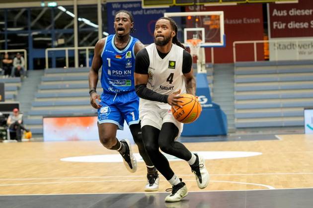 Basketball in Essen ** FOR EDITORIAL PURPOSES ONLY ** EDITORIAL USE ONLY ** p Quashawn Tyrese Lane (ETB Miners) vs. Wesley Chima Oba (Lions) The 2. Bundesliga ProA game on October 10, 2026, ETB Miners vs. PS Karlsruhe LIONS, ended at the Sporthalle Am Hallo, Ernestinenstraße 57, with X X Michael Gohl FUNKE Photo Services p Sports Germany North Rhine-Westphalia Essen Copyright MichaelxGohl Copyright: MichaelxGohl doc87z233rdnhe1gde63q50 ,EDITORIAL USE ONLY Copyright: MichaelxGohl