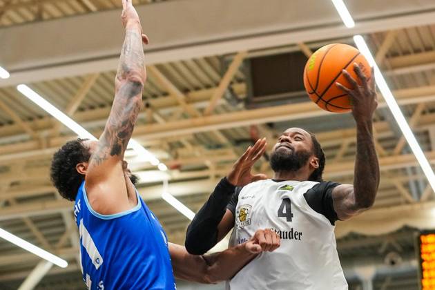 Basketball in Essen ** FOR EDITORIAL PURPOSES ONLY ** EDITORIAL USE ONLY ** p Quashawn Tyrese Lane ETB Miners vs. Jason George Lions The 2nd Bundesliga ProA game on October 10, 2026, ETB Miners vs. PS Karlsruhe LIONS, ended at the Sporthalle Am Hallo, Ernestinenstraße 57, with X X Michael Gohl FUNKE Photo Services p Sports Germany North Rhine-Westphalia Essen Copyright MichaelxGohl Copyright: MichaelxGohl doc87z233w7t7bj6th8q18 ,EDITORIAL USE ONLY Copyright: MichaelxGohl