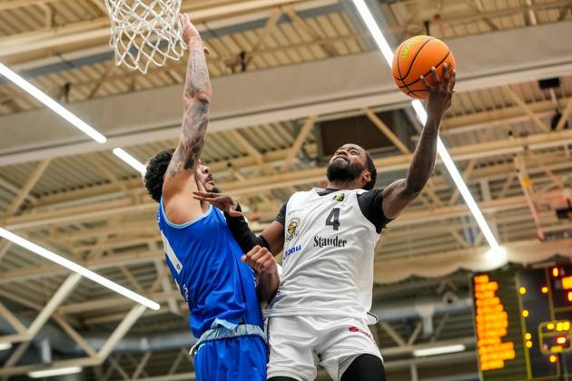 Basketball in Essen ** FOR EDITORIAL PURPOSES ONLY ** EDITORIAL USE ONLY ** p Quashawn Tyrese Lane ETB Miners vs. Jason George Lions The 2nd Bundesliga ProA game on October 10, 2026, ETB Miners vs. PS Karlsruhe LIONS, ended at the Sporthalle Am Hallo, Ernestinenstraße 57, with X X Michael Gohl FUNKE Photo Services p Sports Germany North Rhine-Westphalia Essen Copyright MichaelxGohl Copyright: MichaelxGohl doc87z2342yr1z1aaak7q2z ,EDITORIAL USE ONLY Copyright: MichaelxGohl
