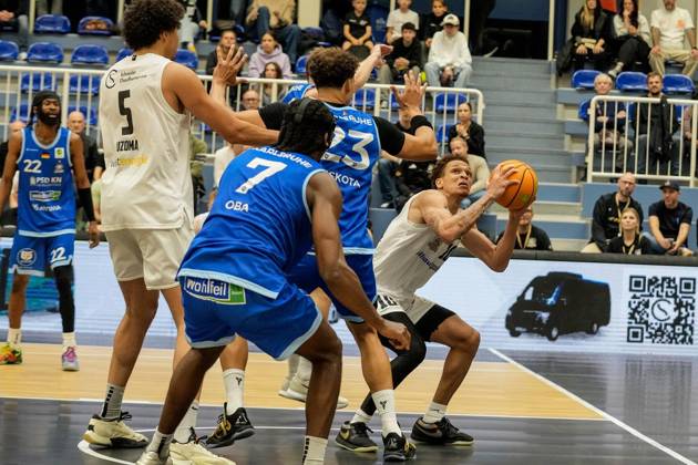 Basketball in Essen ** FOR EDITORIAL PURPOSES ONLY ** EDITORIAL USE ONLY ** p Isaiah Jevon Sanders ETB Miners The 2nd Bundesliga ProA game on October 10, 2026, ETB Miners vs. PS Karlsruhe LIONS, ended at the Sporthalle Am Hallo, Ernestinenstraße 57, with X X Michael Gohl FUNKE Photo Services p Sports Germany North Rhine-Westphalia Essen Copyright MichaelxGohl Copyright: MichaelxGohl doc87z237lq9w5pryc2q2z ,EDITORIAL USE ONLY Copyright: MichaelxGohl