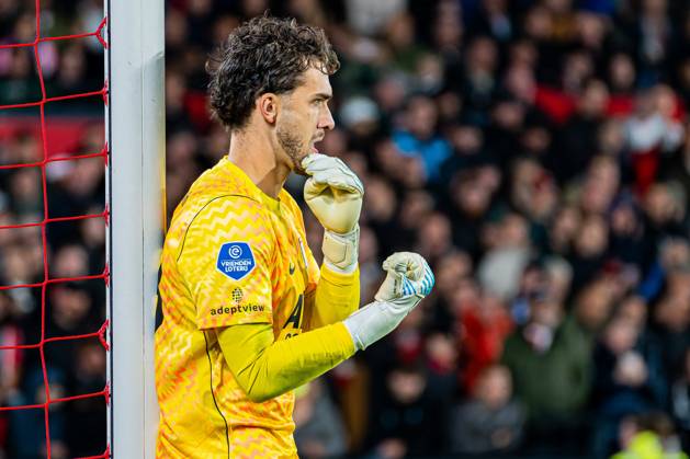 ROTTERDAM - AZ Alkmaar goalkeeper Jari De Busser gestures during the Eredivisie match between Feyenoord and AZ Alkmaar at Stadion Feijenoord on October 10, 2026, in Rotterdam, the Netherlands. KEVIN SENDERS ANP Eredivisie 2026 27 xVIxANPxSportx xMarcelxterxBalsxIVx 572060586 originalFilename: 572060586