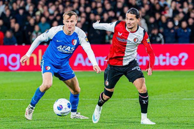 ROTTERDAM - Anis Hadj Moussa of Feyenoord battles for possession with Peer Koopmeiners of AZ Alkmaar during the Eredivisie match between Feyenoord and AZ Alkmaar at Stadion Feijenoord on 10 October 2026 in Rotterdam, the Netherlands. KEVIN SENDERS ANP Eredivisie 2026 27 xVIxANPxSportx xMarcelxterxBalsxIVx 572060643 originalFilename: 572060643