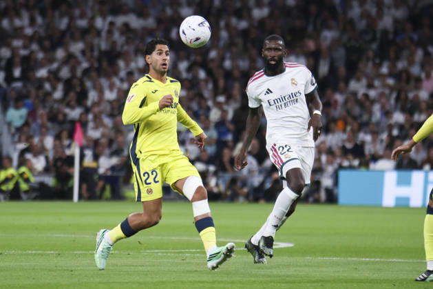 Real Madrid vs. Villarreal, La Liga EA Sports 2026, October 10, 2026, Santiago Bernabéu Stadium, Madrid, Spain Ayoze Pérez of Villarreal is defended by Antonio Rüdiger of Real Madrid during the La Liga EA Sports match between Real Madrid and Villarreal at Santiago Bernabéu Stadium on October 10, 2026, in Madrid, Spain Madrid Santiago Bernabéu Stadium Madrid Spain Copyright: xAlejandroxMatiasxAcostax