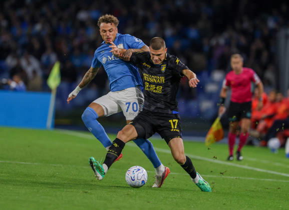 October 10, 2026, Napoli, Campania, ITALIA: Noa Lang of SSC Napoli Giorgio Kvernadze of FC Frosinone during the 2026 27 Serie A match between SSC Napoli and FC Frosinone, played on October 10, 2026, at the Stadio Diego Armando Maradona in Naples Napoli ITALIA - ZUMAs236 20261010_aap_s236_039 Copyright: xFabioxSassox