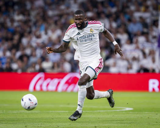 Real Madrid CF v Villarreal CF - LaLiga EA Sports 2026 27 Antonio Rudiger of Real Madrid CF is in action with the ball during the LaLiga EA Sports football match between Real Madrid CF and Villarreal CF at Estadio Bernabeu on October 10, 2026 in Madrid, Spain. Madrid Estadio Bernabeu Madrid Spain Copyright: xAlbertoxGardinx AGardin_20261010_Rea_Mad_Vil_0032