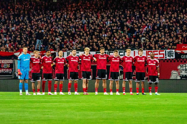 Minute of silence before the match: 1. FC Nuremberg vs. VfL Wolfsburg, GER, 1. FC Nuremberg vs. VfL Wolfsburg, soccer, 2. Bundesliga, Matchday 7, 2026–2027 season, October 10, 2026, DFL regulations prohibit any use of photographs as image sequences and or quasi-video, GER, 1. FC Nuremberg vs. VfL Wolfsburg, soccer, 2. Bundesliga, Matchday 7, 2026–2027 season, October 10, 2026, Nuremberg Copyright: xEibner-Pressefoto MaxxVogelx EP_MVL