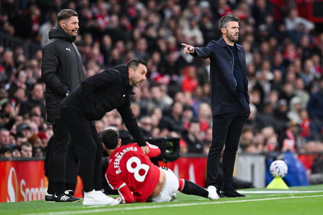 MANCHESTER, ENGLAND, OCT 10: Michael Carrick head coach of Manchester United, ManU instructs his team during the Premier League match between Manchester United and Tottenham Hotspur at Old Trafford in Manchester, England (Will Palmer Sports Press Photo) Copyright: xWillxPalmer SportsxPressxPhotox Sportspressphoto_SPR251611