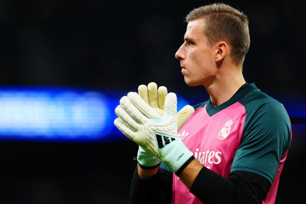 Real Madrid v Villarreal - LaLiga EA Sports 2026 27 MD8 MADRID, SPAIN - OCTOBER 10: Andriy Lunin of Real Madrid applauds the fans before the LaLiga EA Sports match between Real Madrid CF and Villarreal CF at Santiago Bernabeu on October 10, 2026 in Madrid, Spain. Madrid Santiago Bernabeu Madrid Spain Copyright: x x2026xGokhanxTanerx xPSxImagesxGokhanxTanerx xPSxImagesx