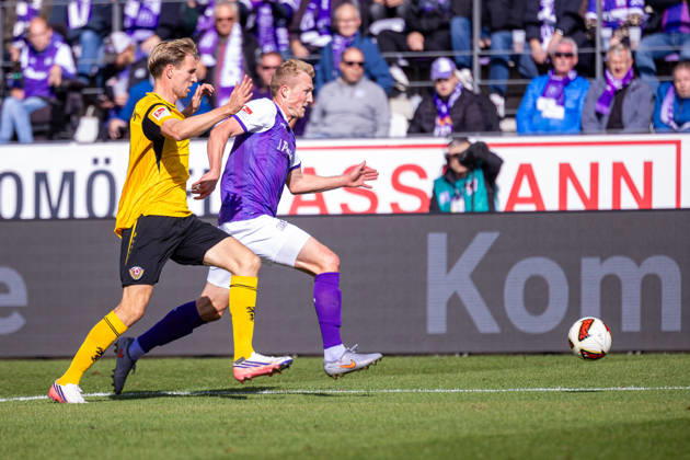 L R Vincent Vermeij (SG Dynamo Dresden, 09) in a tackle with Niklas Wiemann (VfL Osnabrück, 25, GER), VfL Osnabrück vs. SG Dynamo Dresden, Soccer, 2. Bundesliga, Matchday 7, 2026–2027 season, October 10, 2026 DFL regulations prohibit any use of photographs as image sequences and or quasi-video GER, VfL Osnabrück vs. SG Dynamo Dresden, soccer, 2. Bundesliga, Matchday 7, 2026–2027 season, October 10, 2026, Osnabrück Copyright: xEibner-Pressefoto JanxRollingerx EP_JSK