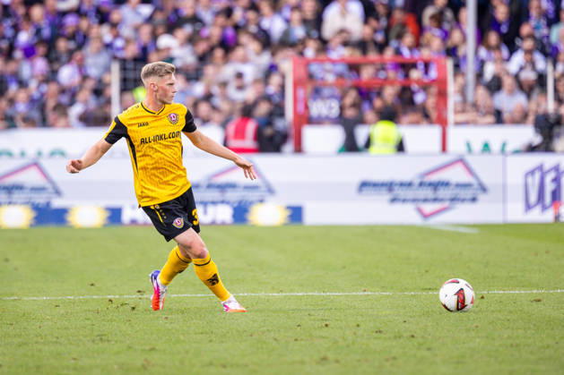 Jonas Sterner, SG Dynamo Dresden, 32 with the ball (GER), VfL Osnabrück vs. SG Dynamo Dresden, Soccer, 2. Bundesliga, Matchday 7, 2026–2027 season, October 10, 2026 DFL regulations prohibit any use of photographs as image sequences and or quasi-video GER, VfL Osnabrück vs. SG Dynamo Dresden, soccer, 2. Bundesliga, Matchday 7, 2026–2027 season, October 10, 2026, Osnabrück Copyright: xEibner-Pressefoto JanxRollingerx EP_JSK