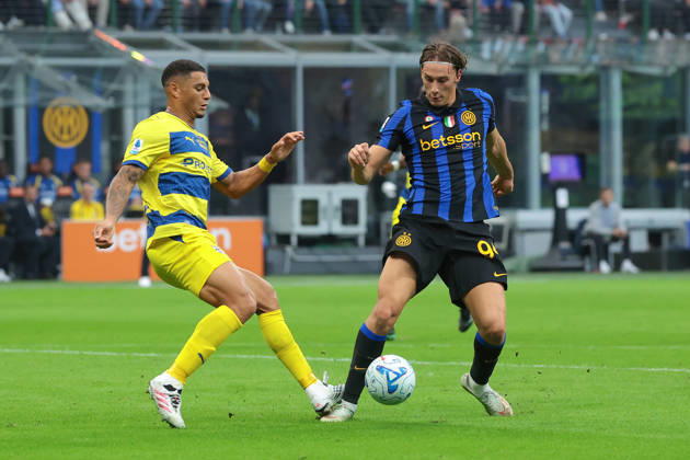 FC Internazionale v Parma Calcio 1913 - Serie A - Season 2026-2027 Milan, Italy, 10th October 2026. Diego Carlos of Parma Calcio stands on the ankle of Francesco Pio Esposito of FC Internazionale conceeding a penalty in the process during the FC Internazionale vs Parma Calcio 1913 Serie A match at Giuseppe Meazza, Milan. Picture credit should read: Jonathan Moscrop Milan Stadio Giuseppe Meazza Italy