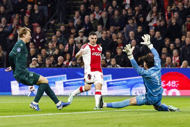 AMSTERDAM - (lr) Perr Schuurs of NEC Nijmegen, Oscar Gloukh of Ajax, NEC Nijmegen goalkeeper Gonzalo Crettaz during the Dutch Eredivisie match between AFC Ajax and NEC Nijmegen at the Johan Cruijff ArenA on October 10, 2026 in Amsterdam, the Netherlands. MAURICE VAN STEEN ANP Eredivisie 2026 27 xVIxANPxSportx xxANPxIVx 572064465 originalFilename: 572064465