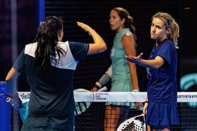 DÜSSELDORF, GERMANY - 10 OCTOBER 2026: Image shows the celebration of Ariana Sanchez Fallada (ESP) and Andrea Ustero Prieto (ESP) during CUPRA Germany Premier Padel P2 2026 Day 7: Semifinals at CASTELLO Düsseldorf on 10 10 2026 in Düsseldorf, Germany. Germany Copyright: xFröhlichxPascalx