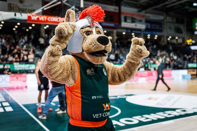 Mascot Portus, Cheering, Joy, Emotions: Vet Concept Gladiators Trier vs. Alba Berlin, Basketball, easyCredit BBL, Matchday 5, 2026–2027 Season, October 10, 2026 Vet Concept Gladiators Trier vs. Alba Berlin, Basketball, easyCredit BBL, Matchday 5, 2026–2027 Season, October 10, 2026 Copyright: xEibnerxPressefotox EP_ANS