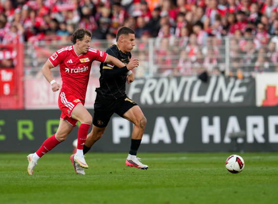 Tim Skarke, 1 FC Union Berlin, 21, in a tackle with Lukas Finn Pinckert, SV Elversberg, 19, GER, 1 FC Union Berlin vs. SV Elversberg, Bundesliga 1, Matchday 5, 2026–27 season, Stadion An der Alten Foersterei, Berlin, October 10, 2026 DFL regulations prohibit any use of photographs as image sequences and or quasi-video 1. FC Union Berlin vs. SV Elversberg, 1 Bundesliga, Matchday 5, 2026–27 Season, October 10, 2026, Berlin Copyright: xEibner-Pressefoto ScottxColemanx EP_SCN