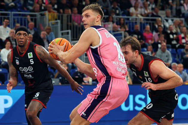Lorenz Brenneke, MLP Academics Heidelberg, 19 on the Ball GER BBL MLP Academics Heidelberg SBB Baskets Wolmirstedt Basketball Barmer 2 Basketball Bundesliga ProA Matchday 4 Season 2026–2027 October 10, 2026 GER MLP Academics Heidelberg SBB Baskets Wolmirstedt, Basketball Barmer 2 Basketball Bundesliga ProA Matchday 4, 2026–2027 Season, October 10, 2026, Heidelberg Copyright: xEibner-Pressefoto JoergxHirschx EP_JHH