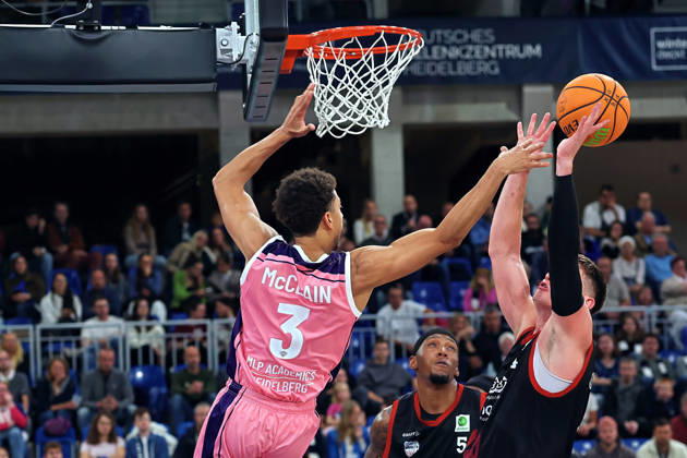 From left: Kevin McClain (MLP Academics Heidelberg), 03, Brock Gardner (SBB Baskets Wolmirstedt), 4 GER BBL MLP Academics Heidelberg SBB Baskets Wolmirstedt Basketball Barmer 2 Basketball Bundesliga ProA Matchday 4, 2026–2027 Season, October 10, 2026 GER MLP Academics Heidelberg SBB Baskets Wolmirstedt, Basketball Barmer 2 Basketball Bundesliga ProA Matchday 4, 2026–2027 Season, October 10, 2026, Heidelberg Copyright: xEibner-Pressefoto JoergxHirschx EP_JHH