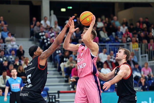 v li Kyndahl Huegel SBB Baskets Wolmirstedt, 5, Lorenz Brenneke MLP Academics Heidelberg, 19 GER BBL MLP Academics Heidelberg SBB Baskets Wolmirstedt Basketball Barmer 2 Basketball Bundesliga ProA Matchday 4, 2026–2027 Season, October 10, 2026 GER MLP Academics Heidelberg SBB Baskets Wolmirstedt, Basketball Barmer 2 Basketball Bundesliga ProA Matchday 4, 2026–2027 Season, October 10, 2026, Heidelberg Copyright: xEibner-Pressefoto JoergxHirschx EP_JHH