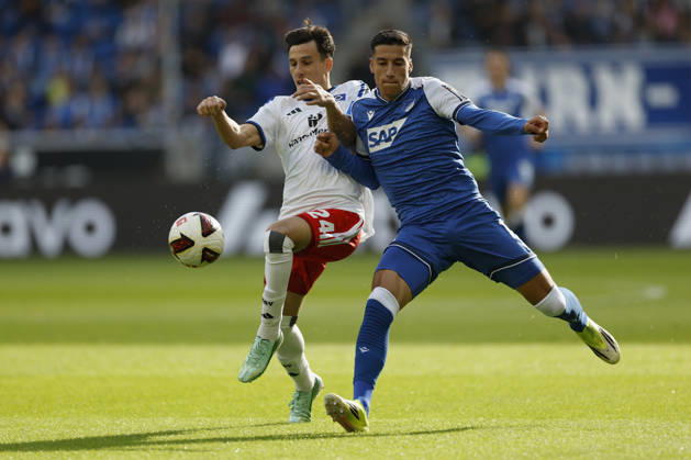 From left to right: Nicolás Capaldo (HSV) and Adam Daghim (TSG Hoffenheim), in the Bundesliga match between TSG 1899 Hoffenheim and Hamburger SV at the PreZero Arena, Sinsheim, Germany, on October 10, 2026, in action during the Bundesliga match between TSG 1899 Hoffenheim and Hamburger SV at the PreZero Arena, Sinsheim, Germany, on October 10, 2026. DFB and DFL regulations prohibit any use of photographs as image sequences and or quasi-video, Copyright: HMBxMedia xHeikoxBecker