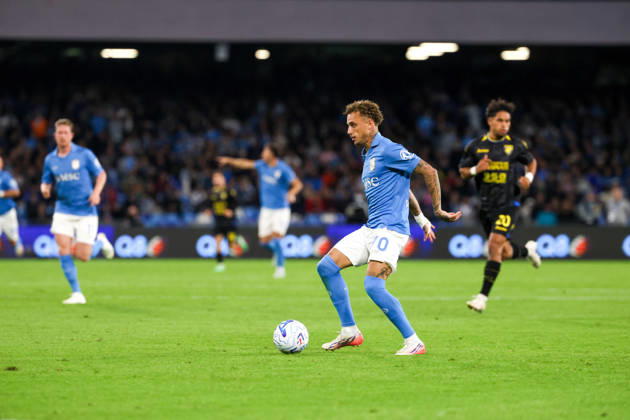 October 10, 2026, Napoli, Campania, ITALIA: Noa Lang of SSC Napoli during the 2026 27 Serie A match between SSC Napoli and FC Frosinone, played on October 10, 2026, at the Stadio Diego Armando Maradona in Naples Serie A Football Match †2026 27 Season: Napoli Vs. Frosinone - ZUMAs236 20261010_aap_s236_066 Copyright: xFabioxSassox